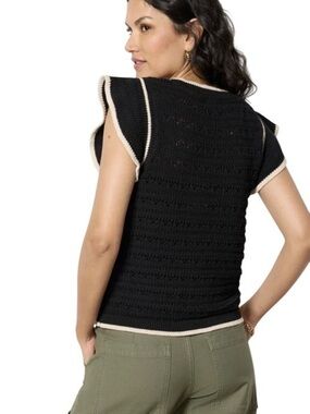 Evereve Claire Black Crochet Shell with Cream Trim Size Medium